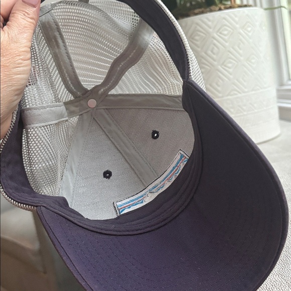 Patagonia P-6 Truckers Hat Mesh One Size Fits All Men / Women EUC - Picture 4 of 4